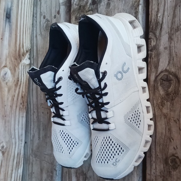 On cloud running shoes - Picture 6 of 10